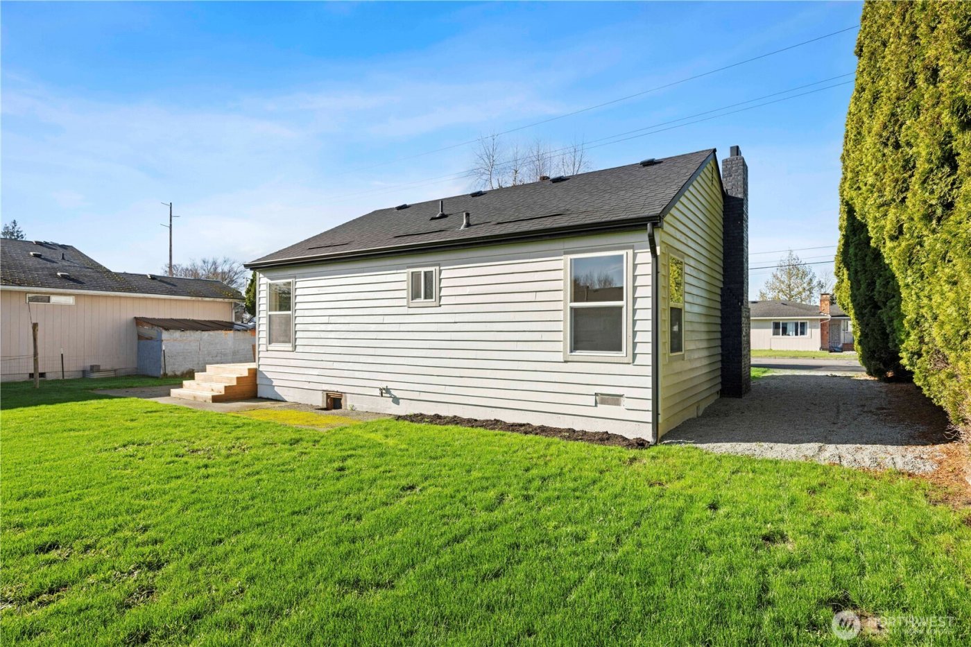 1802 Douglas Street , Mount Vernon, WA 98273