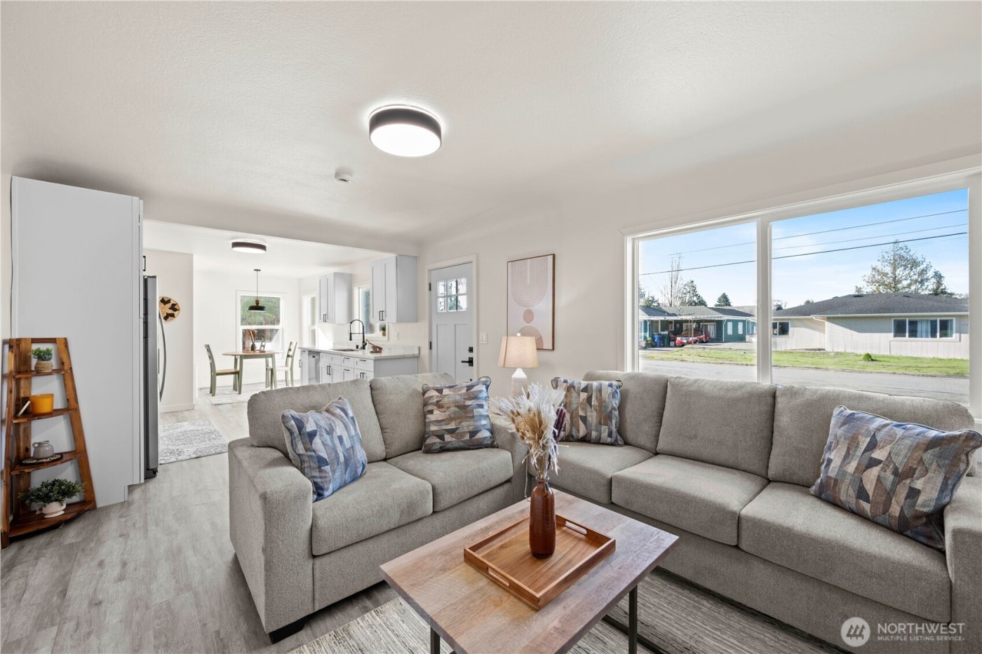 1802 Douglas Street , Mount Vernon, WA 98273