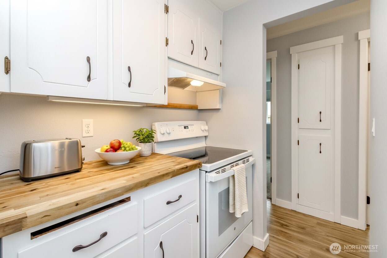 713 136th Street S, Tacoma, WA 98444