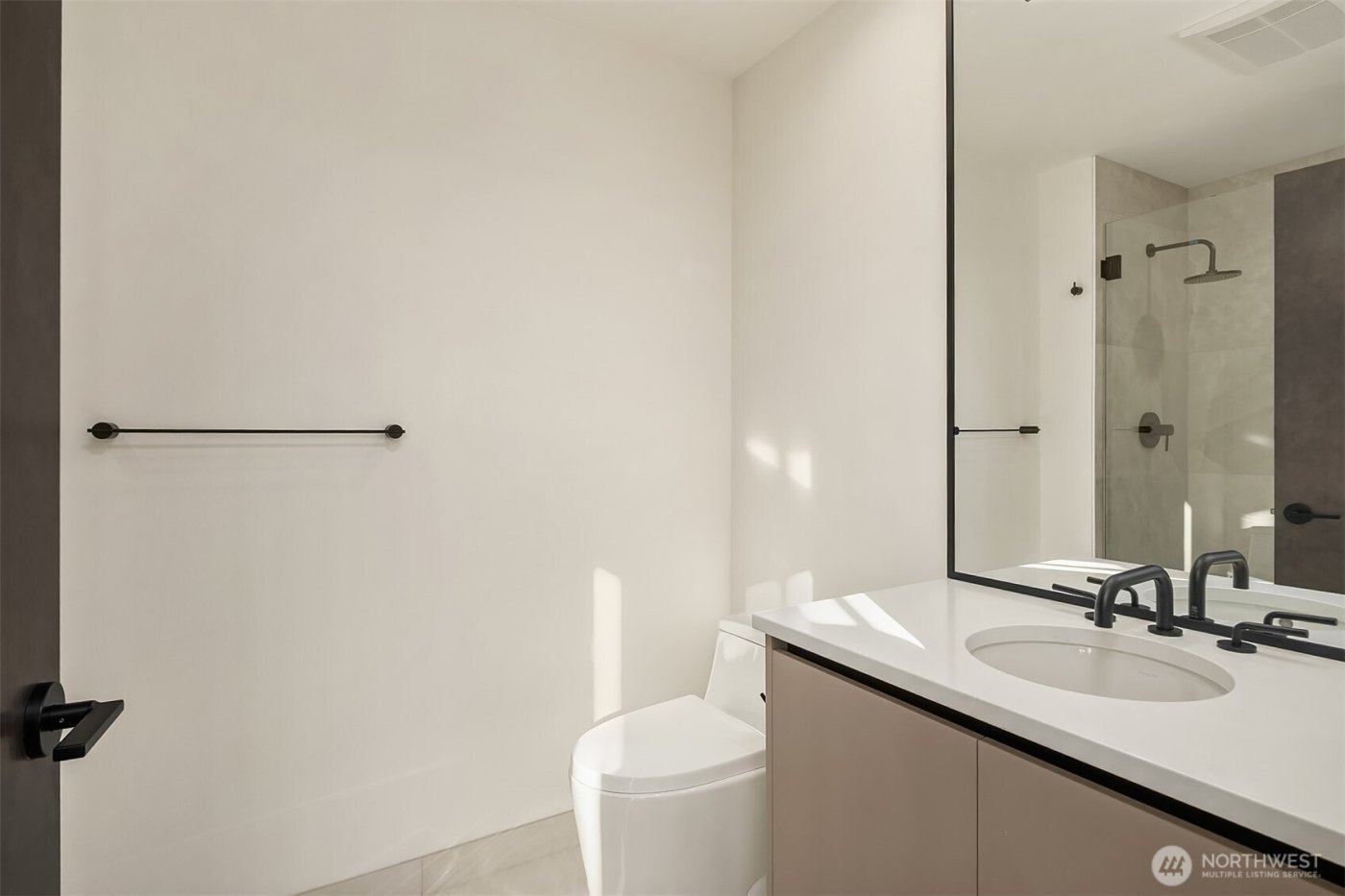 415 99th Avenue NE, Bellevue, WA 98004