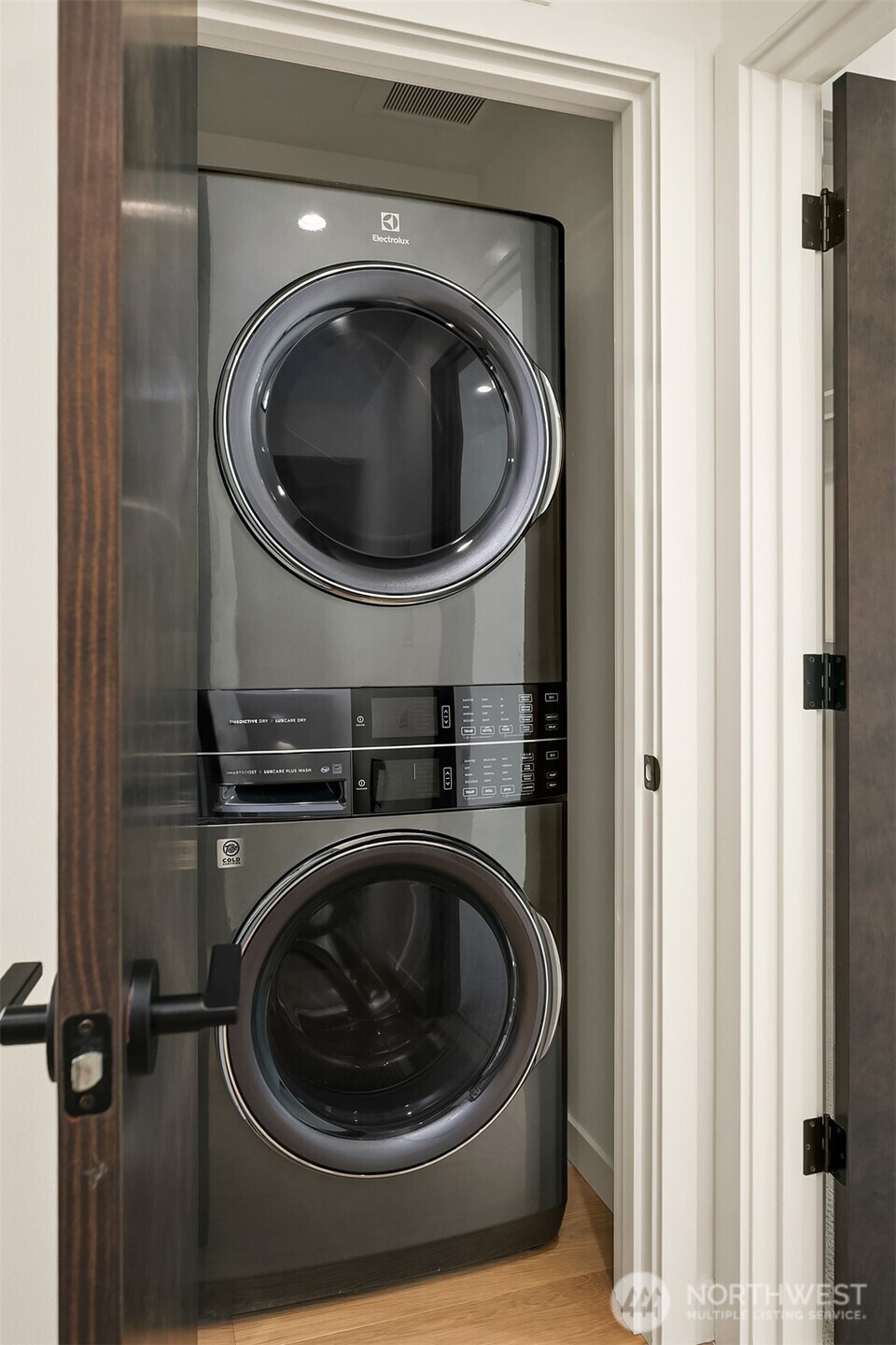 415 99th Avenue NE, Bellevue, WA 98004