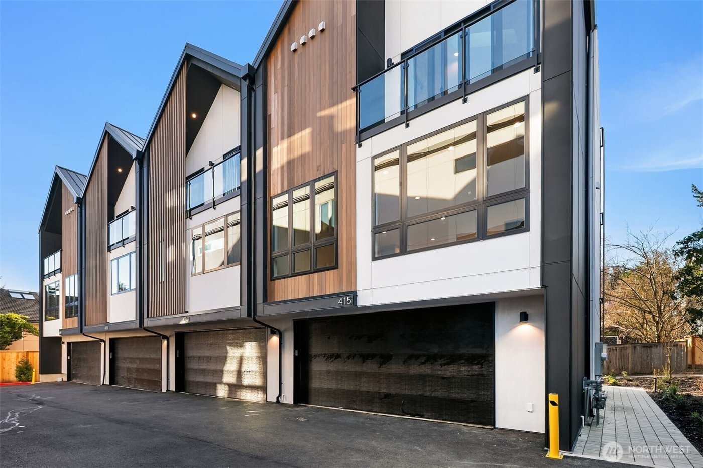 415 99th Avenue NE, Bellevue, WA 98004