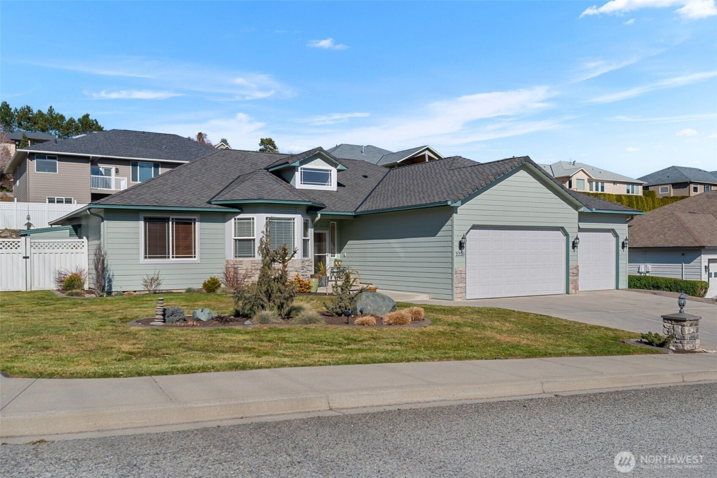 2220 Michael Brooke , Wenatchee, WA 98801