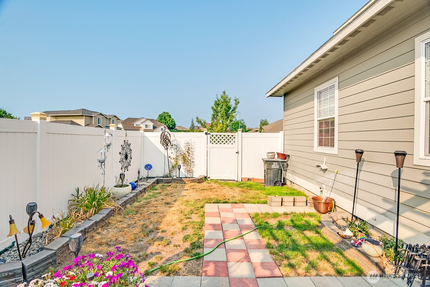 600 N Bluff West Drive , Moses Lake, WA 98837