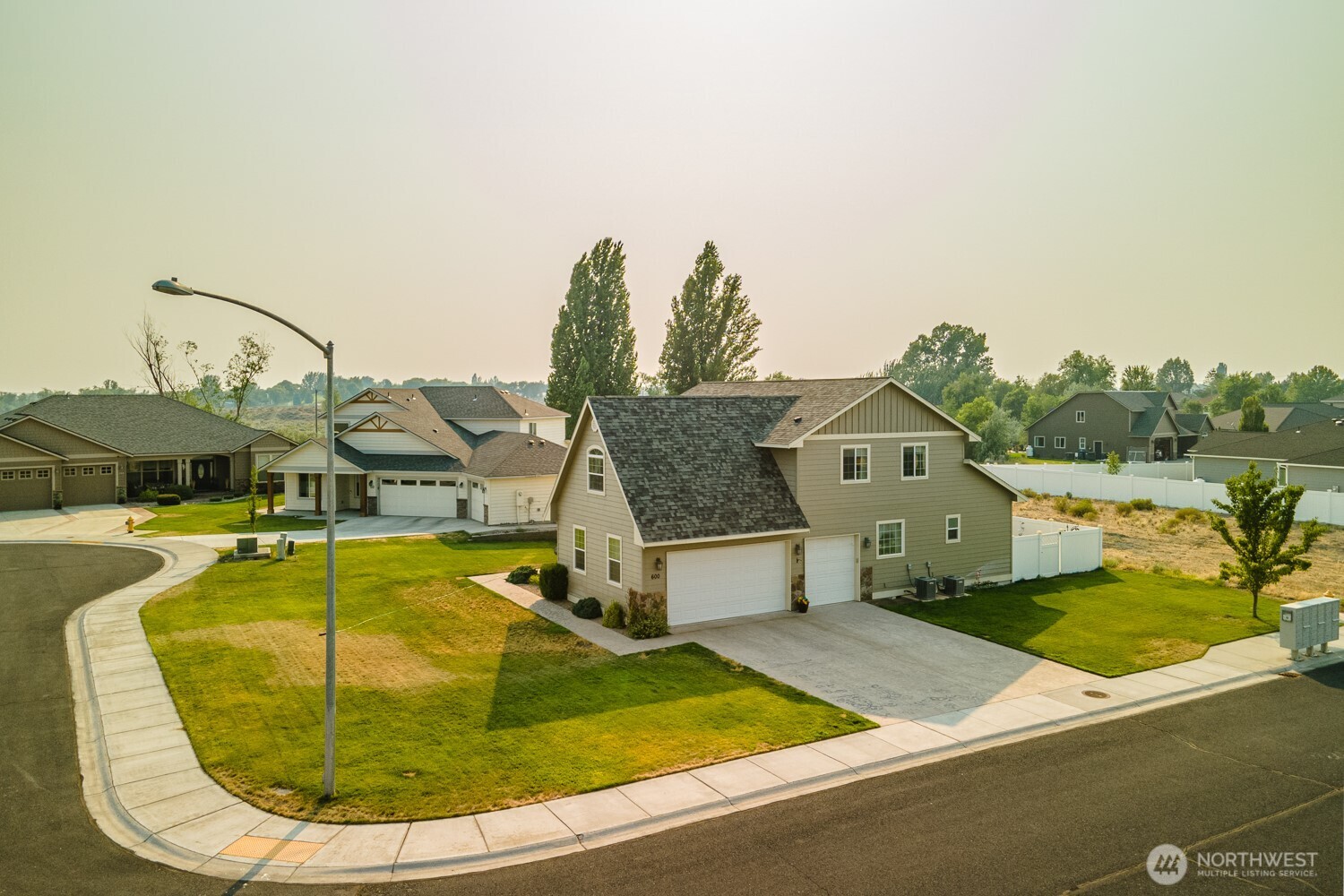 600 N Bluff West Drive , Moses Lake, WA 98837