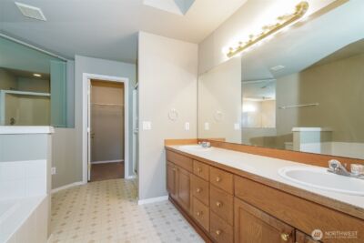 10907 185th Avenue E, Bonney Lake, WA 98391 - Photo 11