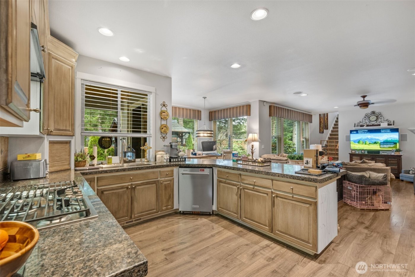 27565 265th Court SE, Ravensdale, WA 98051-8209