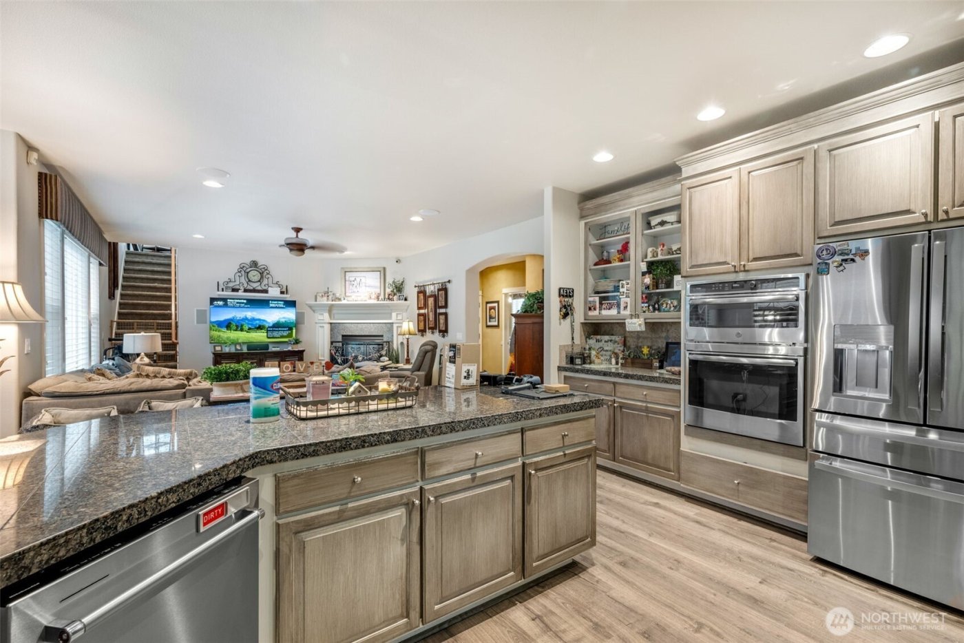 27565 265th Court SE, Ravensdale, WA 98051-8209