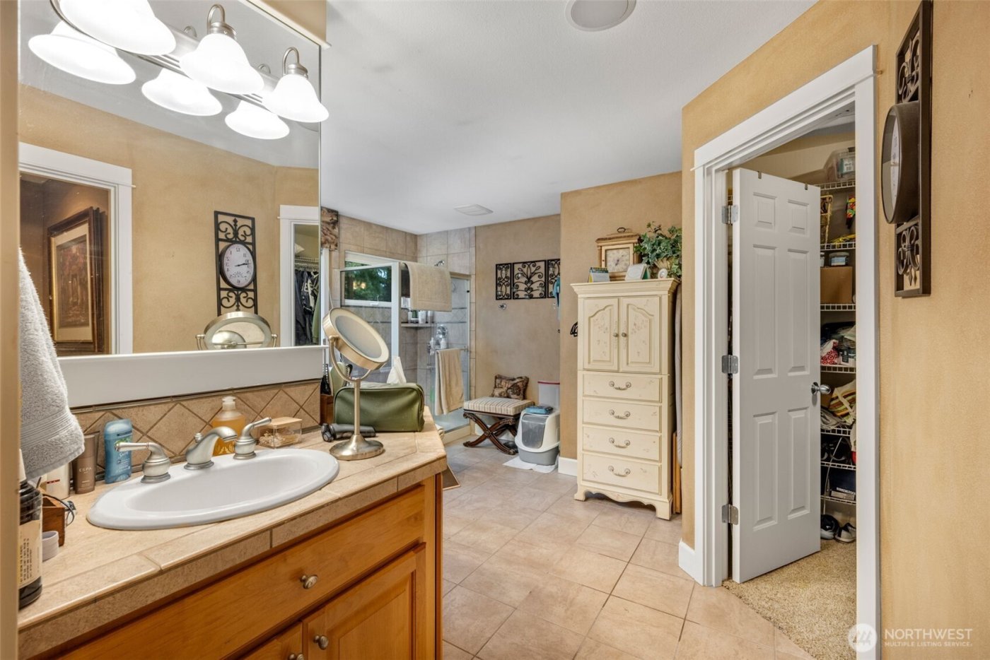 27565 265th Court SE, Ravensdale, WA 98051-8209