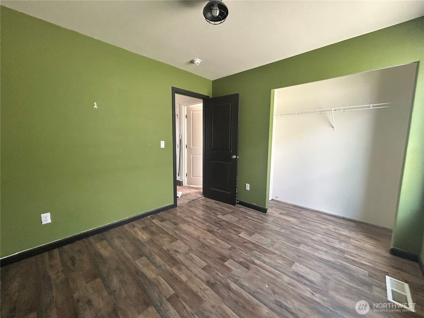 1316 W 17th Avenue , La Center, WA 98629