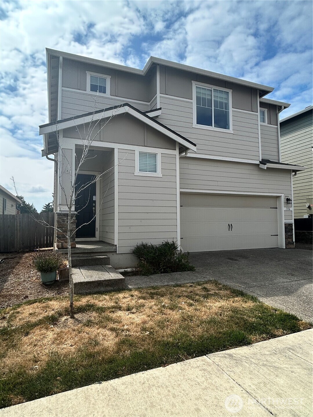 1316 W 17th Avenue , La Center, WA 98629