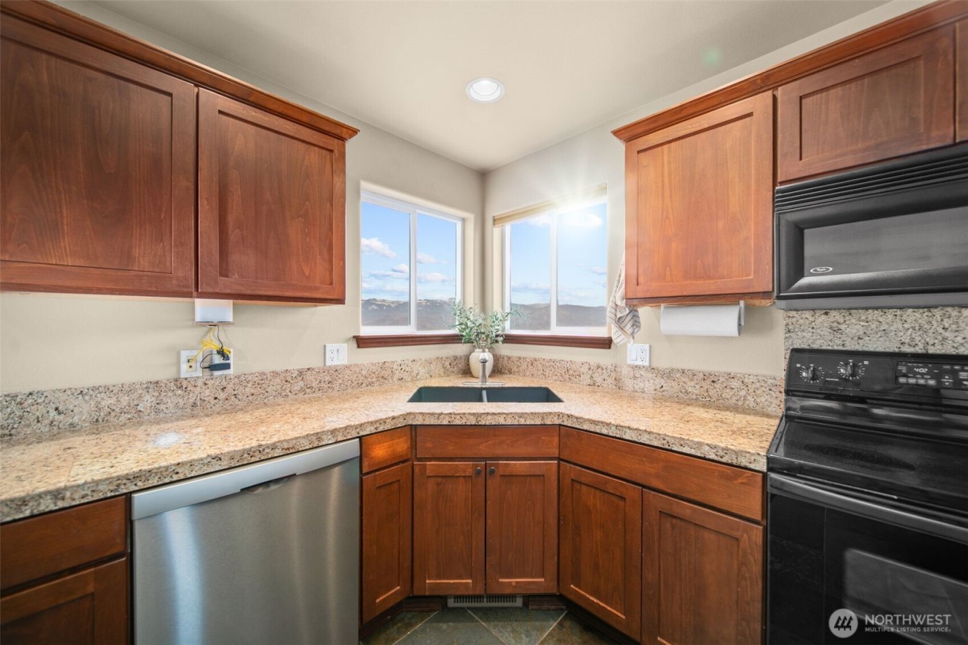 2312 Canyon Hills Drive , East Wenatchee, WA 98802