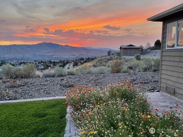 2312 Canyon Hills Drive , East Wenatchee, WA 98802