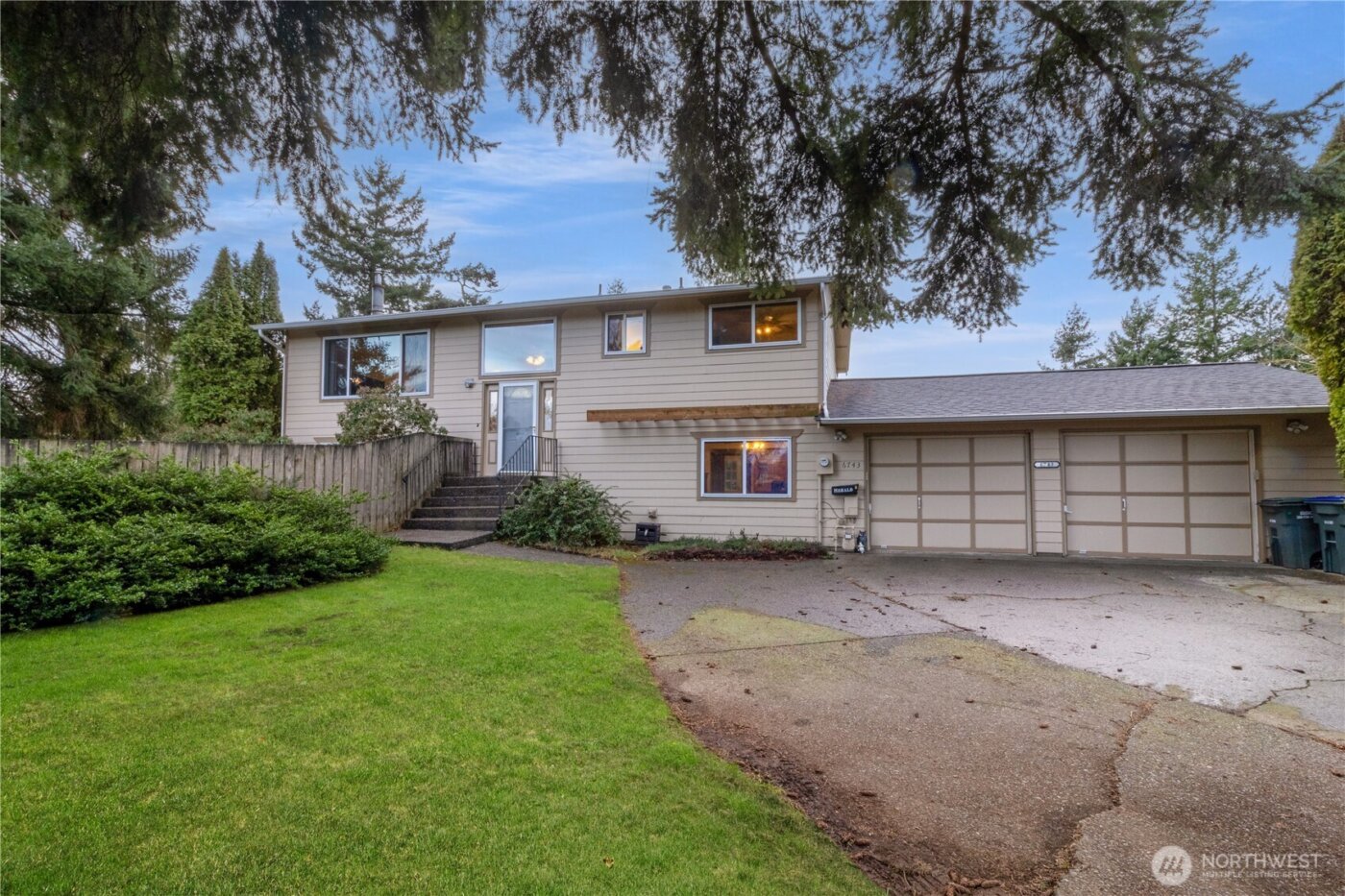 6743 La Bello Drive , Lynden, WA 98264