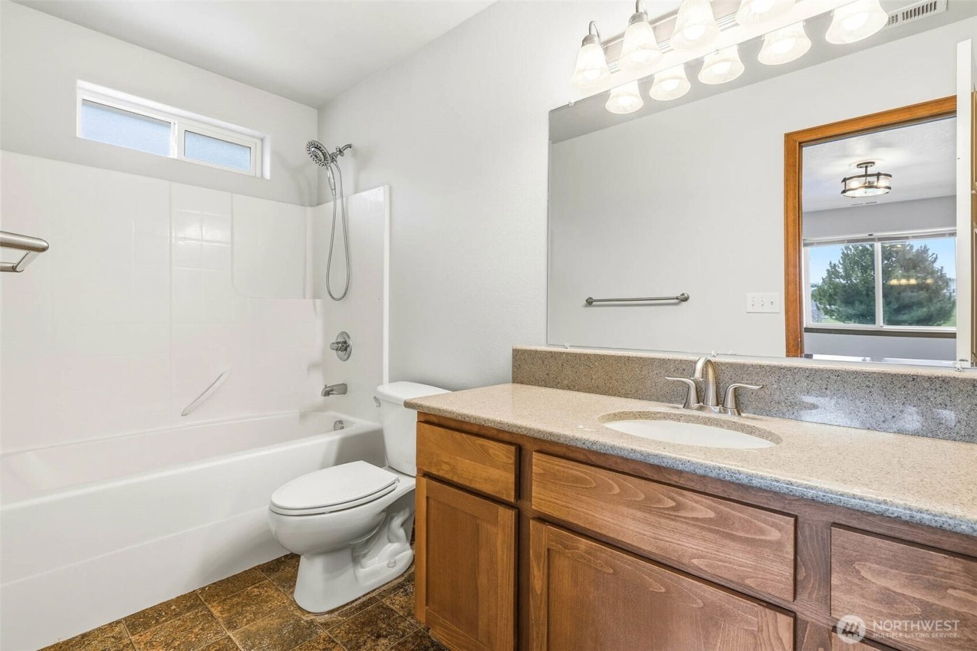 7815 W 6th Ave , Kennewick, WA 99336