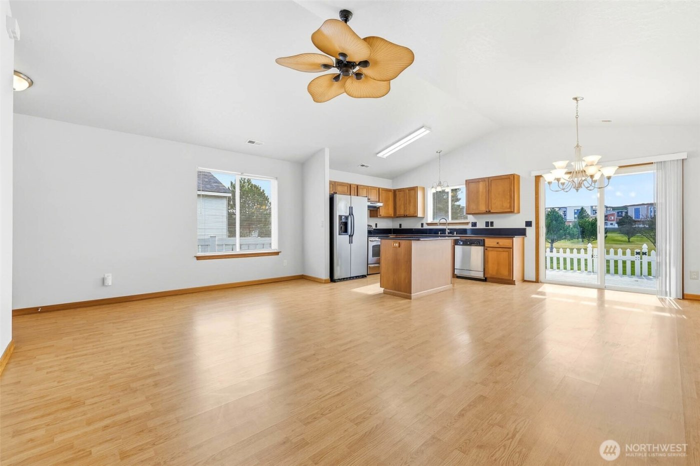 7815 W 6th Ave , Kennewick, WA 99336