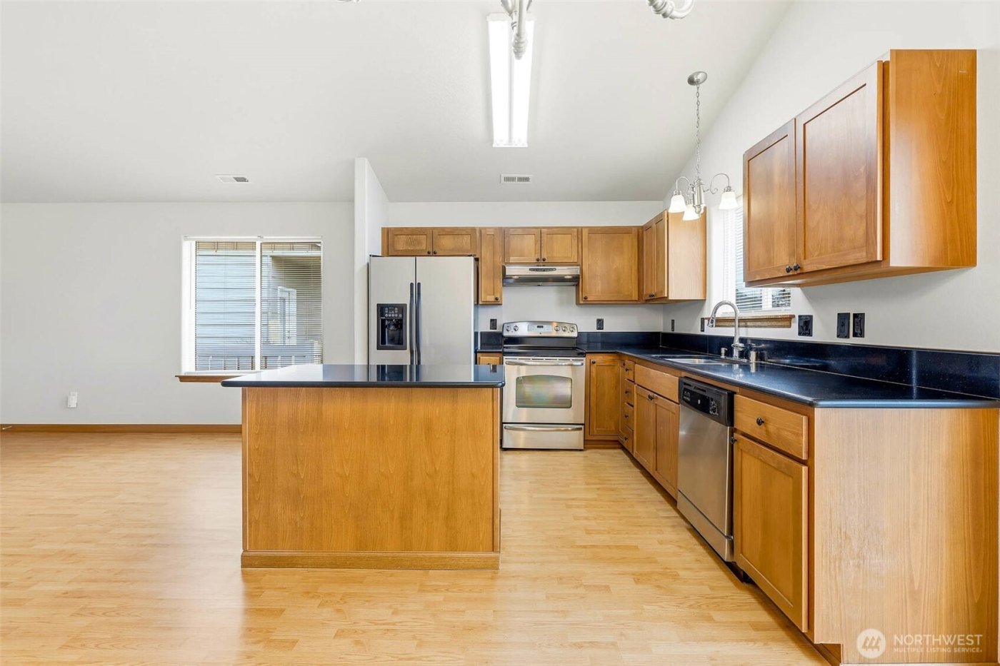 7815 W 6th Ave , Kennewick, WA 99336