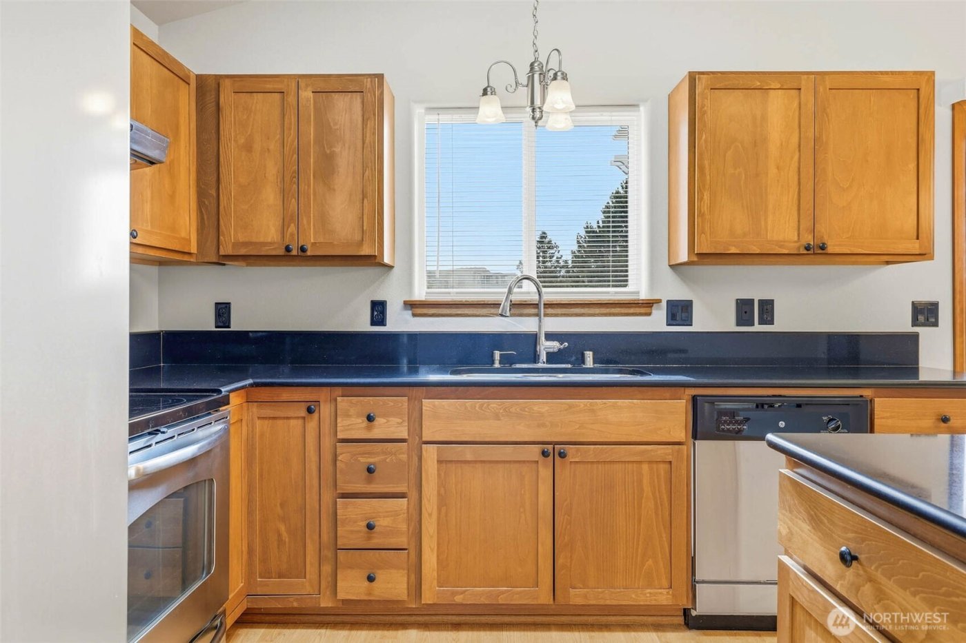 7815 W 6th Ave , Kennewick, WA 99336