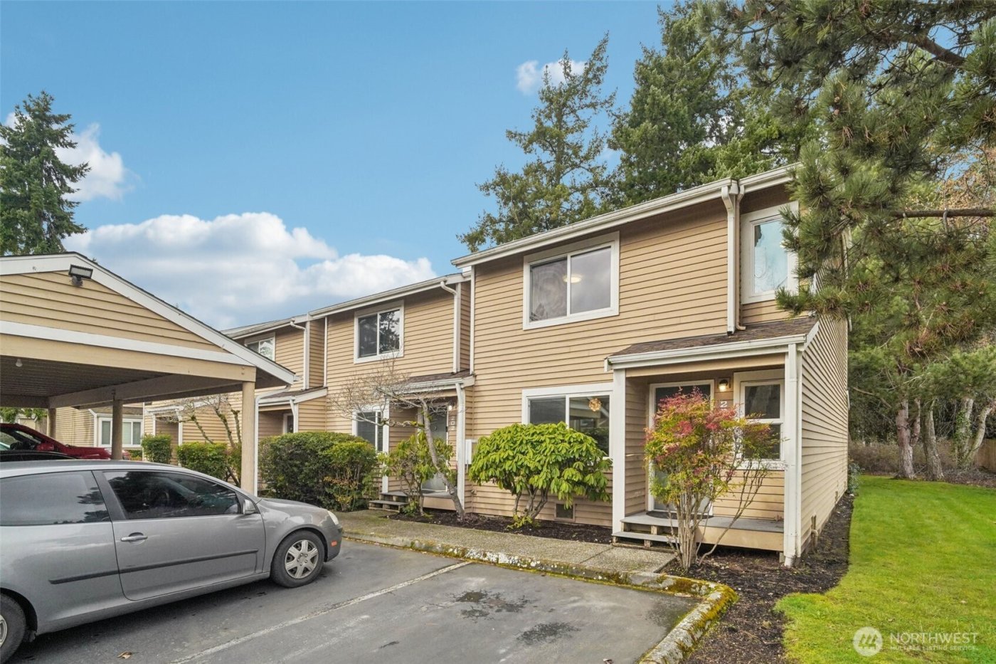 23912 12th Place S #201, Des Moines, WA 98198