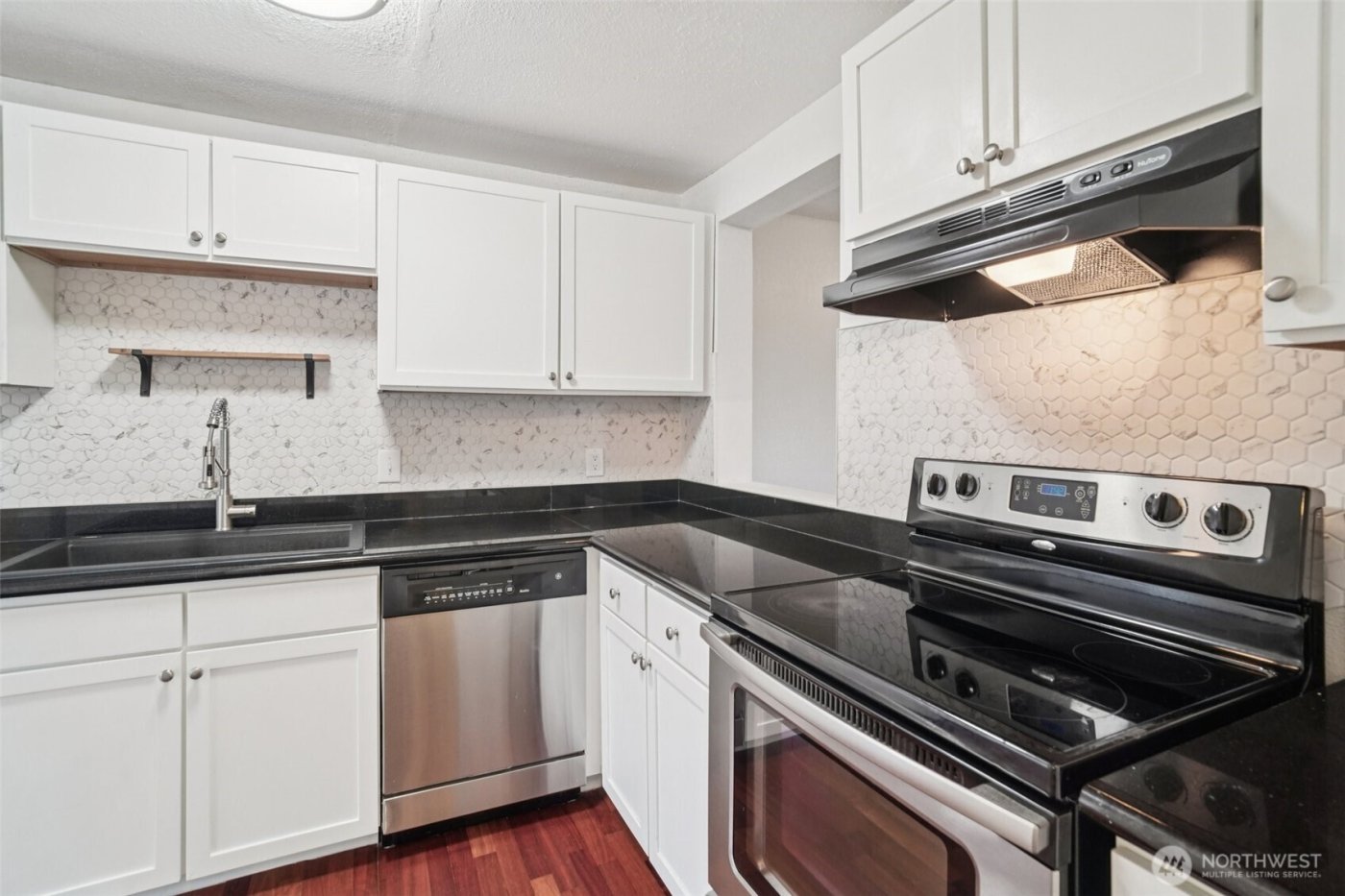 23912 12th Place S #201, Des Moines, WA 98198