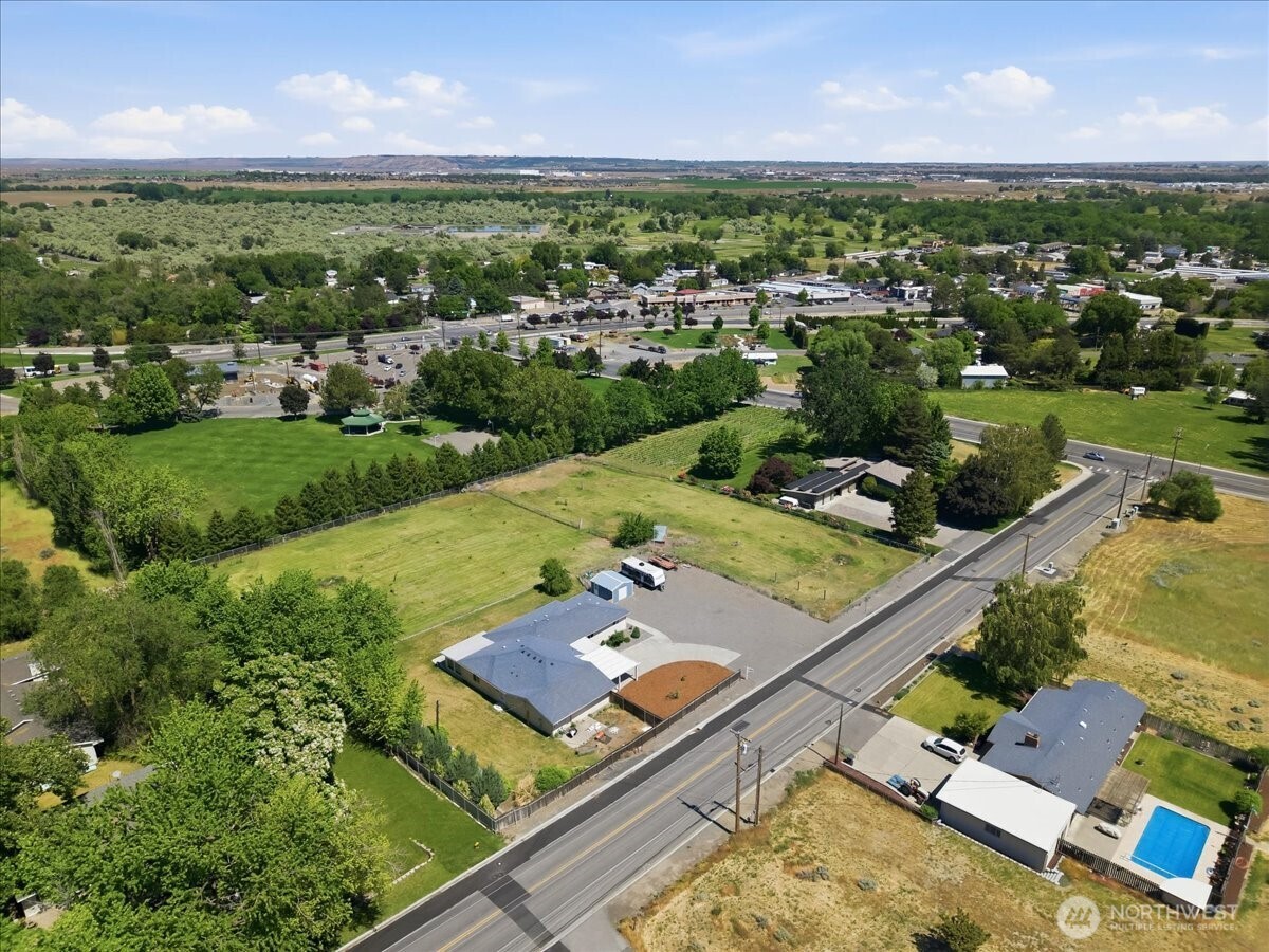 4700 Collins Rd , West Richland, WA 99353