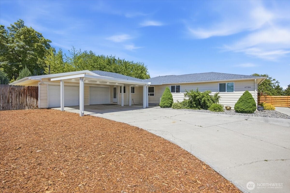 4700 Collins Rd , West Richland, WA 99353