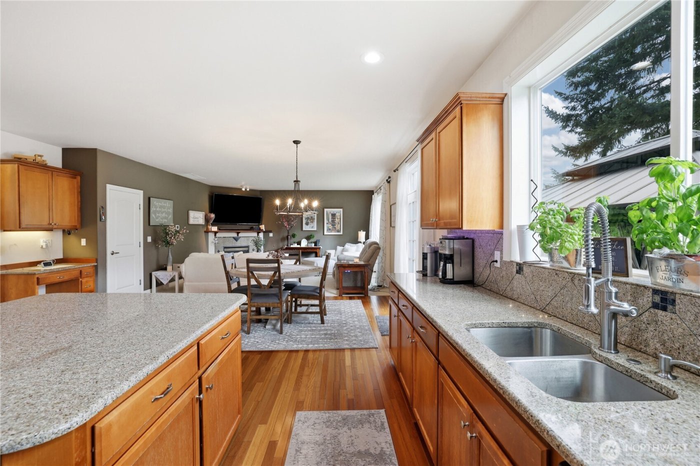 655 Joy Street , Eatonville, WA 98328