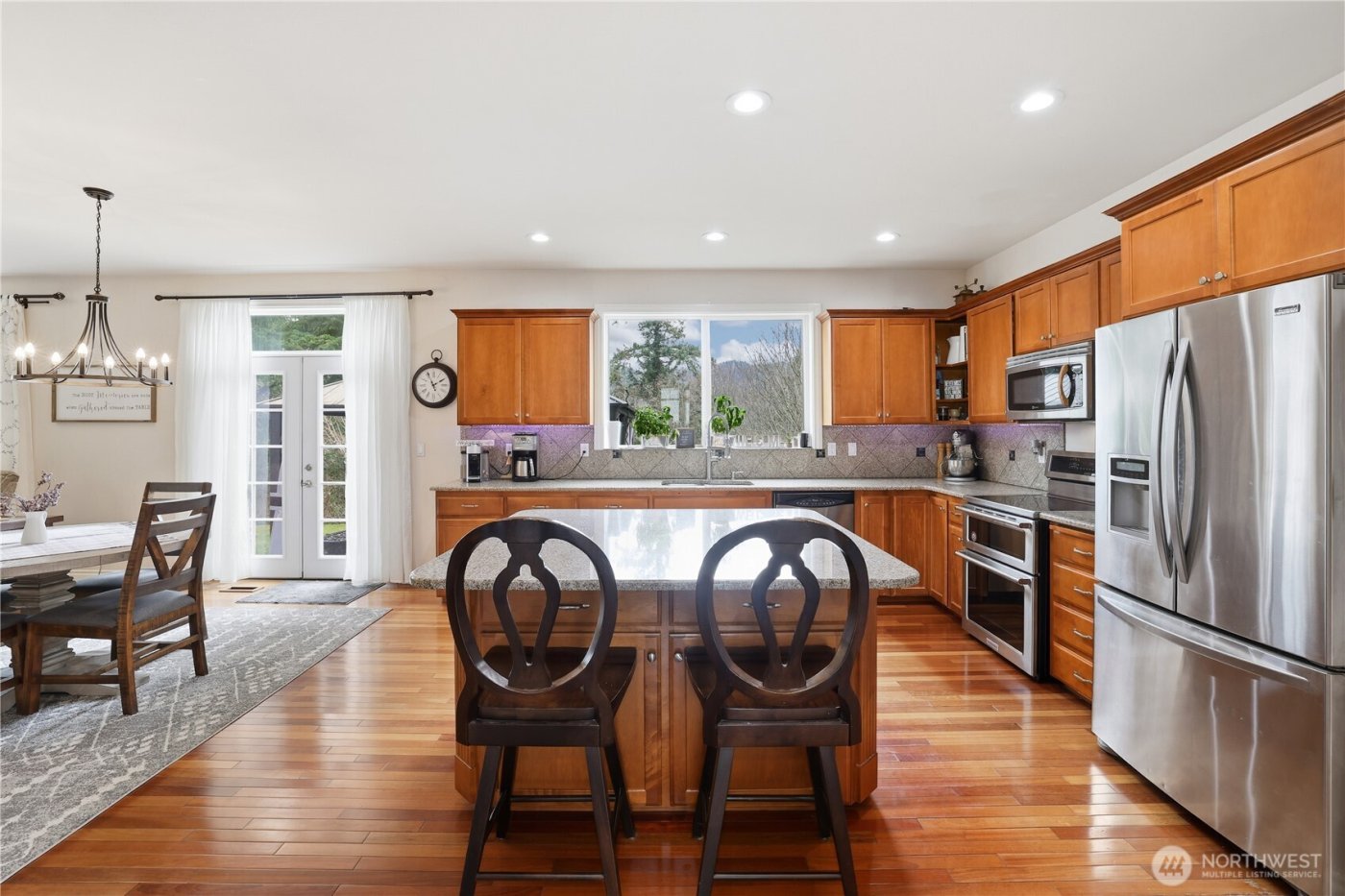 655 Joy Street , Eatonville, WA 98328