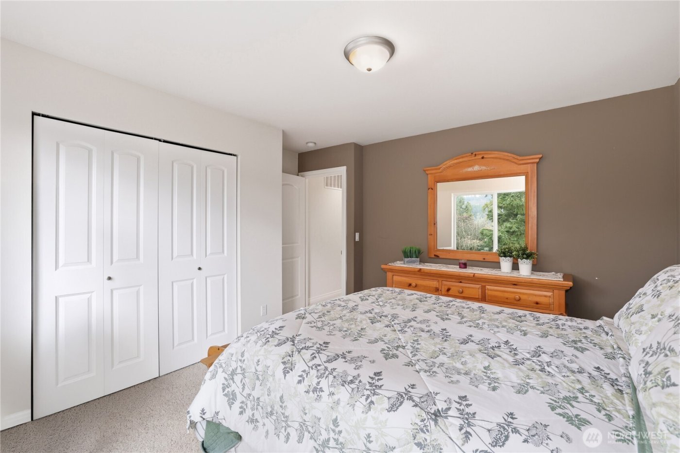 655 Joy Street , Eatonville, WA 98328