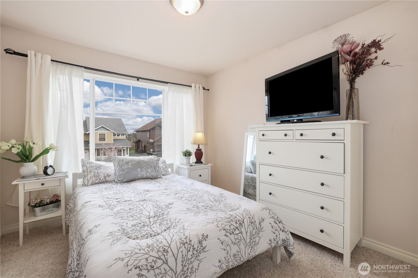 655 Joy Street , Eatonville, WA 98328