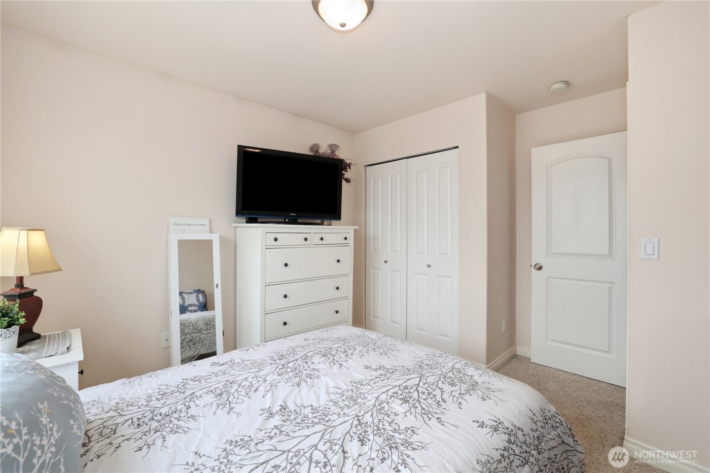 655 Joy Street , Eatonville, WA 98328