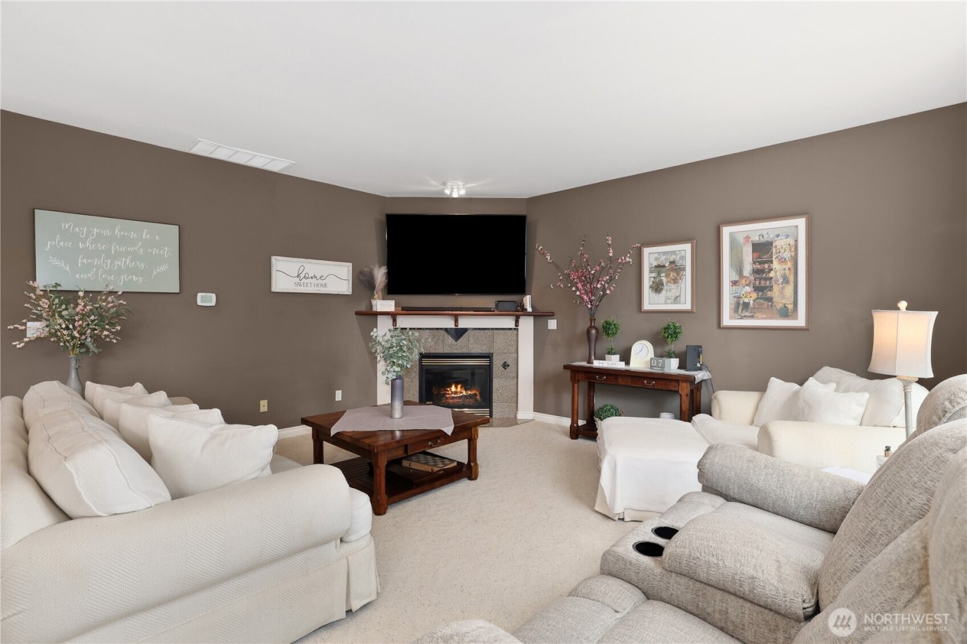 655 Joy Street , Eatonville, WA 98328