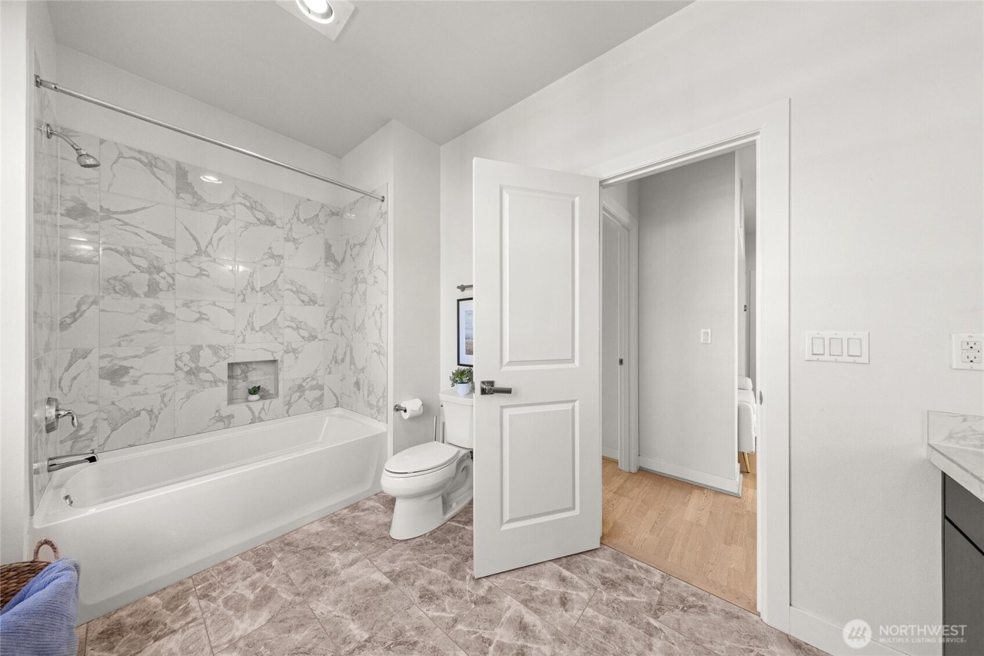 1314 Pine Crest Cir NE , Issaquah, WA 98029