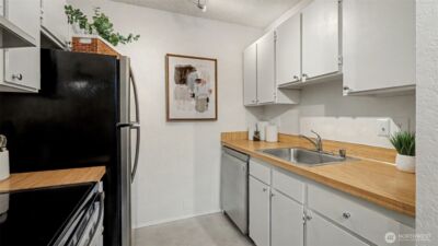 421 Wells Avenue S, Renton, WA 98057 - Photo 22