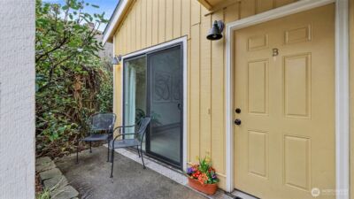 421 Wells Avenue S, Renton, WA 98057 - Photo 3