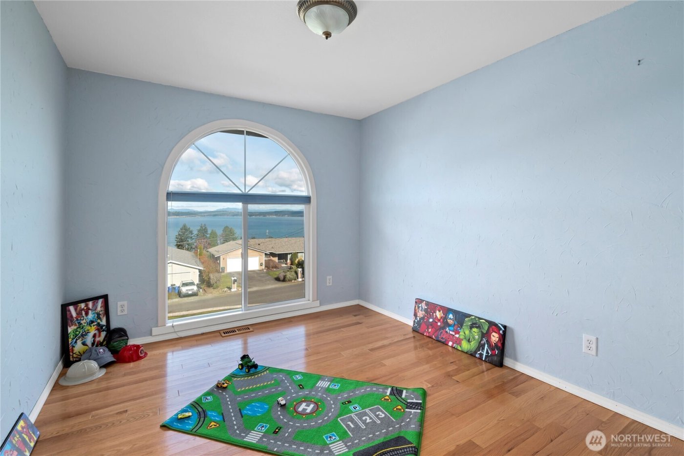 546 Birch Street , Oak Harbor, WA 98277