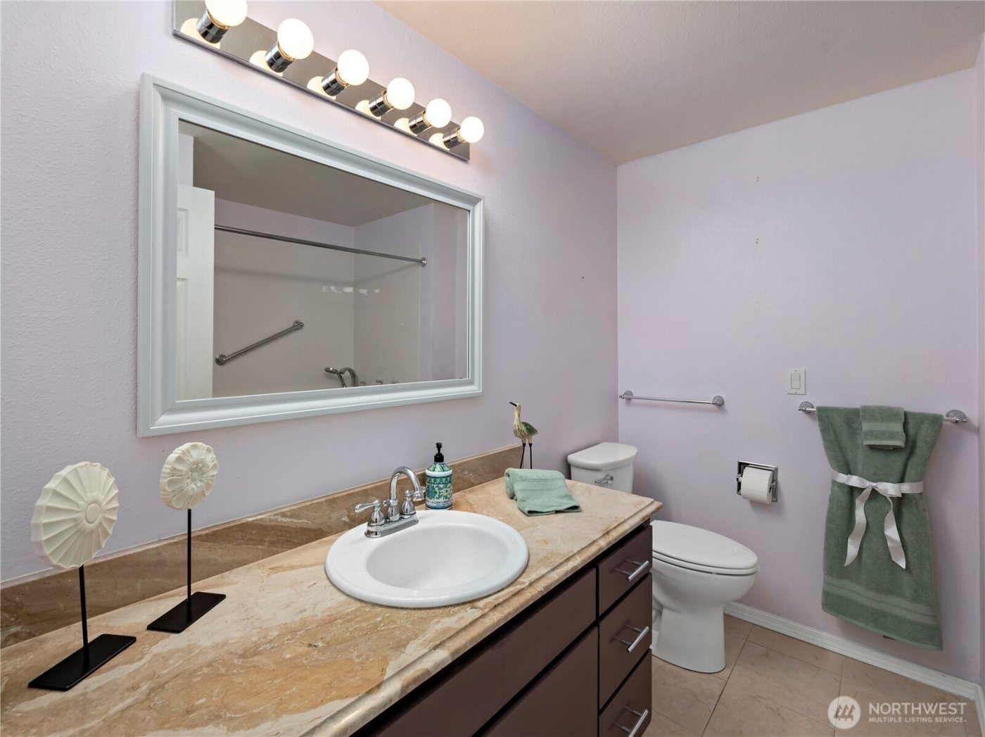 546 Birch Street , Oak Harbor, WA 98277