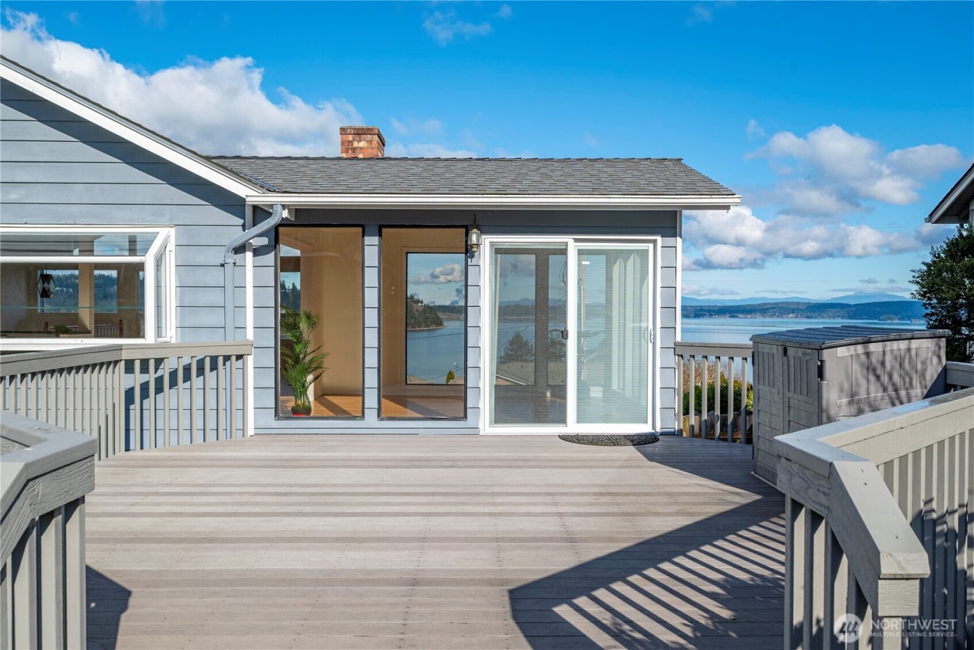 546 Birch Street , Oak Harbor, WA 98277