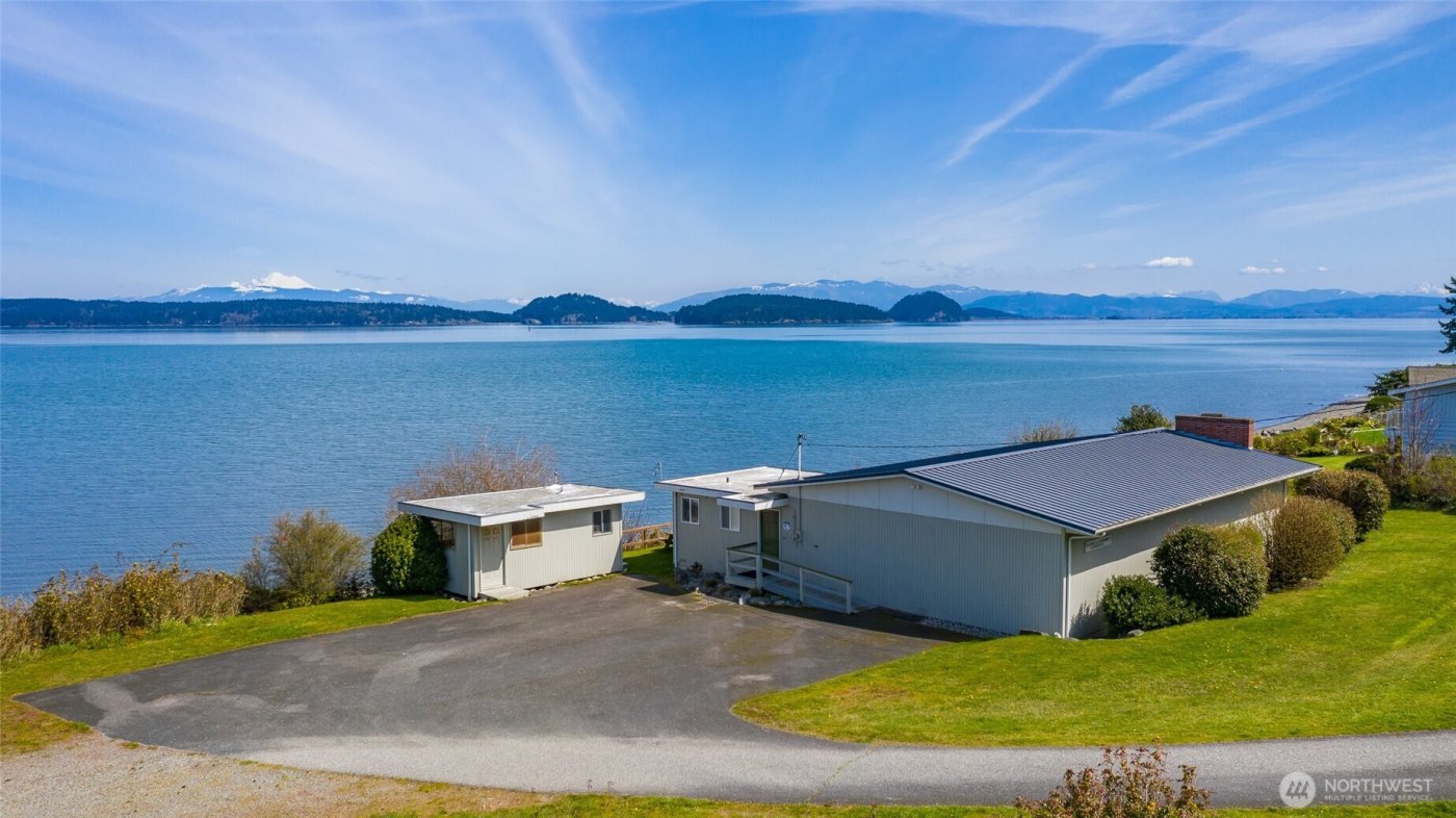 546 Birch Street , Oak Harbor, WA 98277