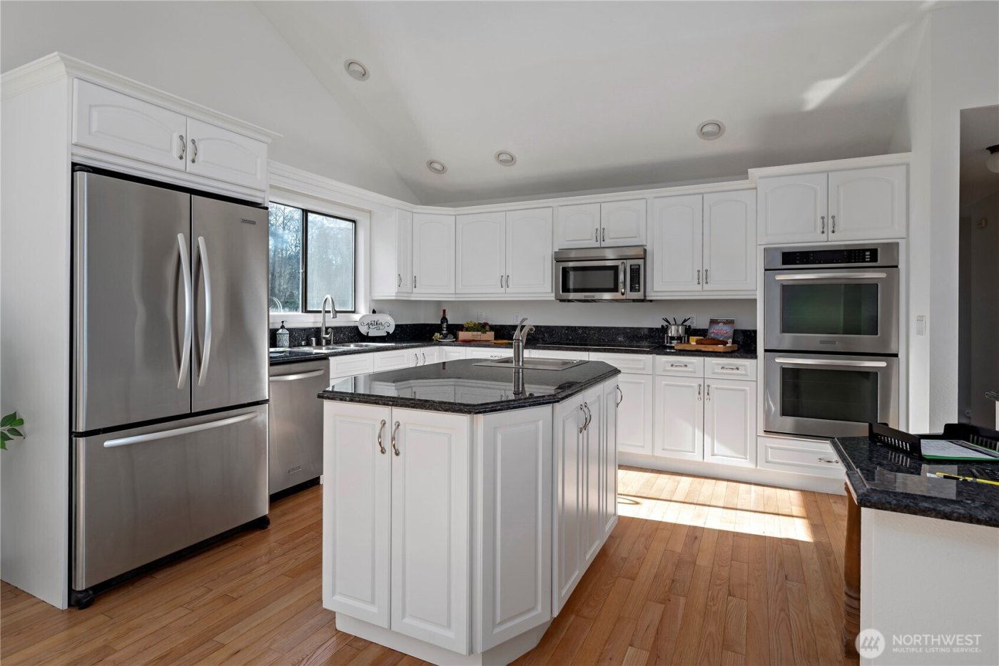 546 Birch Street , Oak Harbor, WA 98277