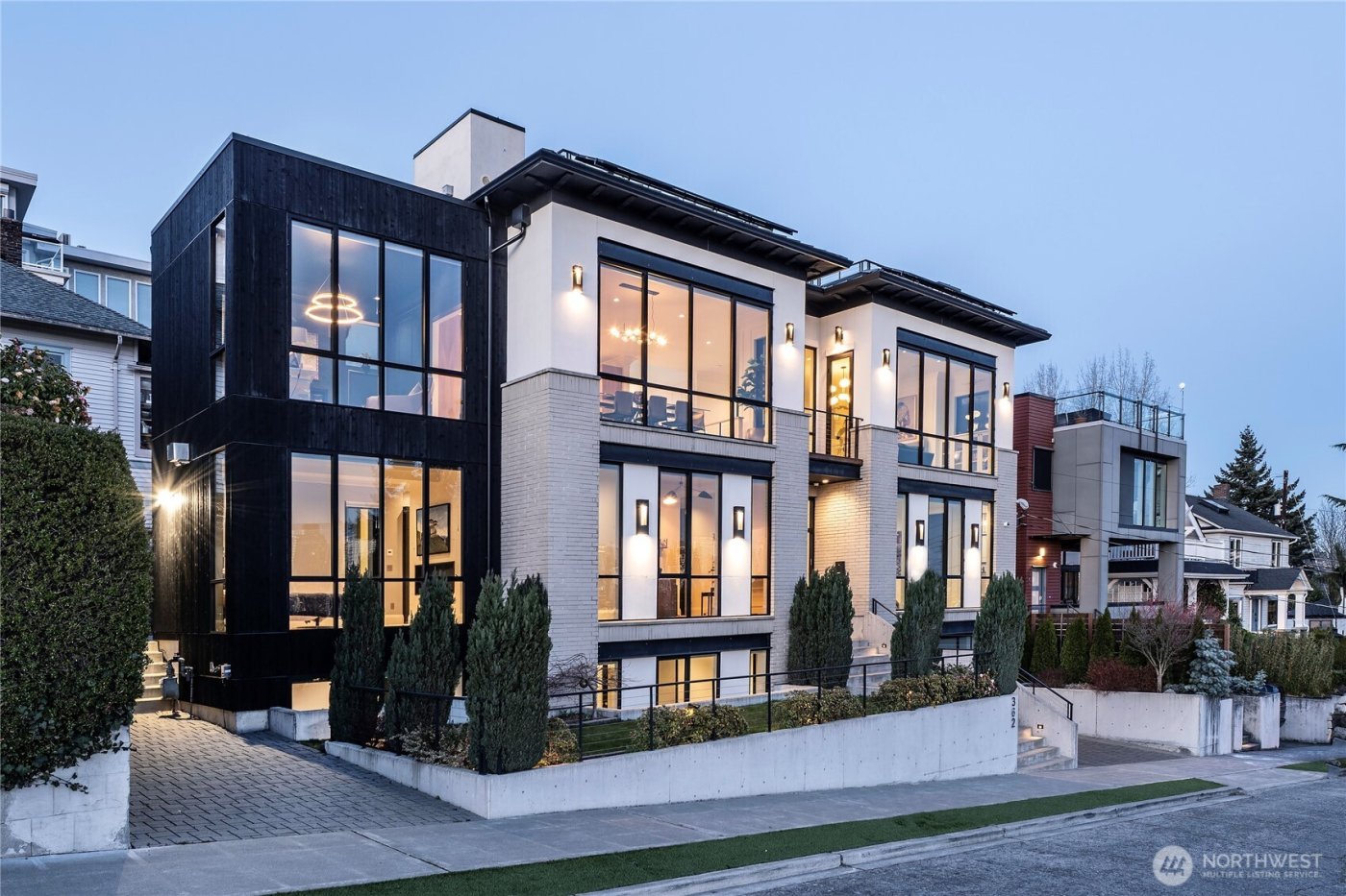 362 Ward Street , Seattle, WA 98109