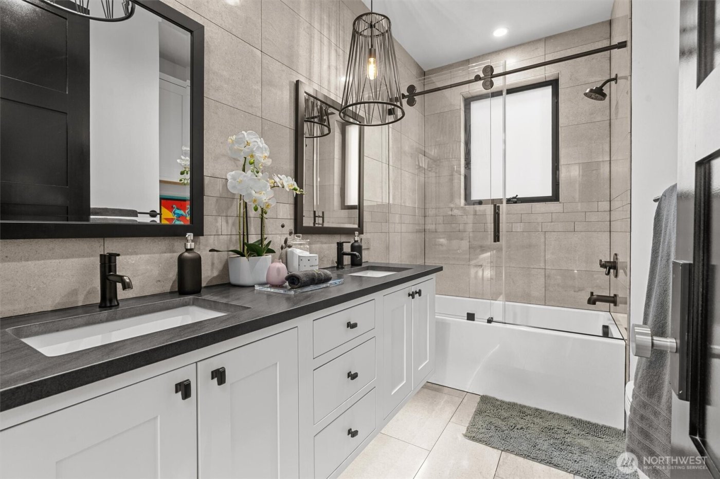 362 Ward Street , Seattle, WA 98109