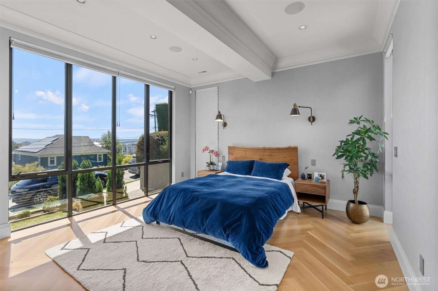 362 Ward Street , Seattle, WA 98109