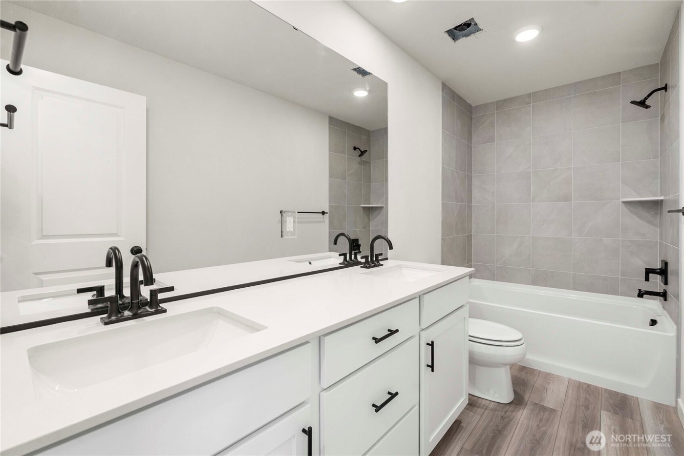 17500 NE Midnight Sun Loop , Poulsbo, WA 98370