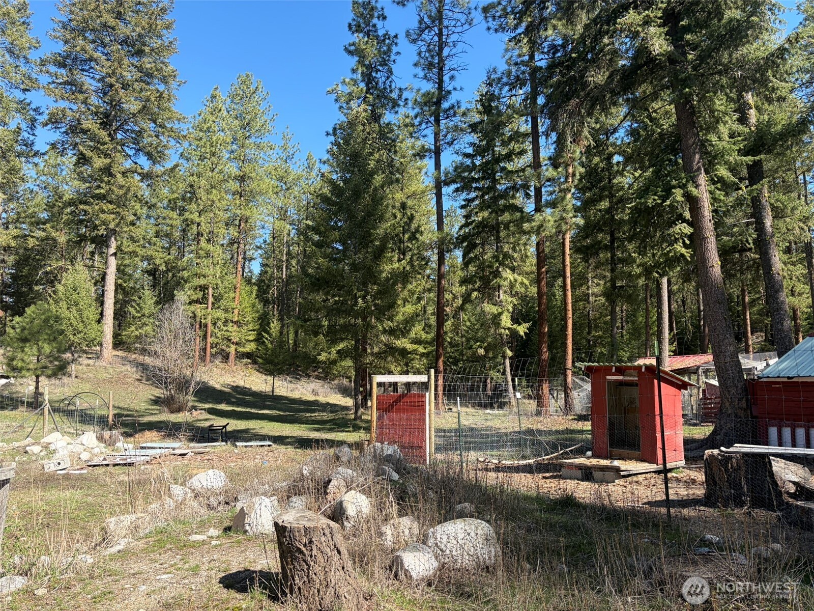 13 Rope and Saddle Lane , Tonasket, WA 98855