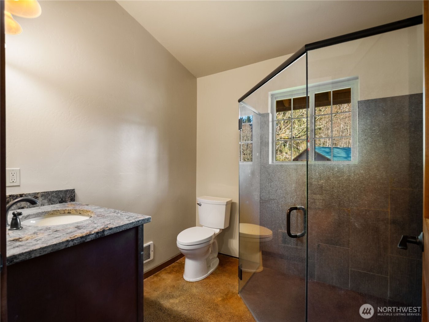 2298 Undie Road , Forks, WA 98331