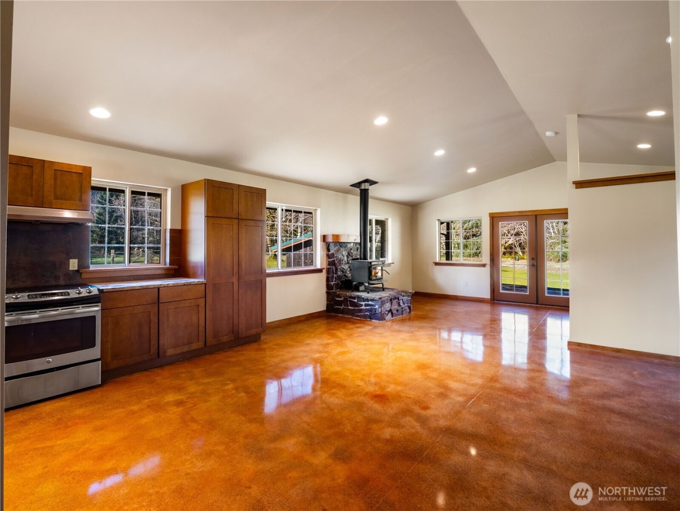 2298 Undie Road , Forks, WA 98331