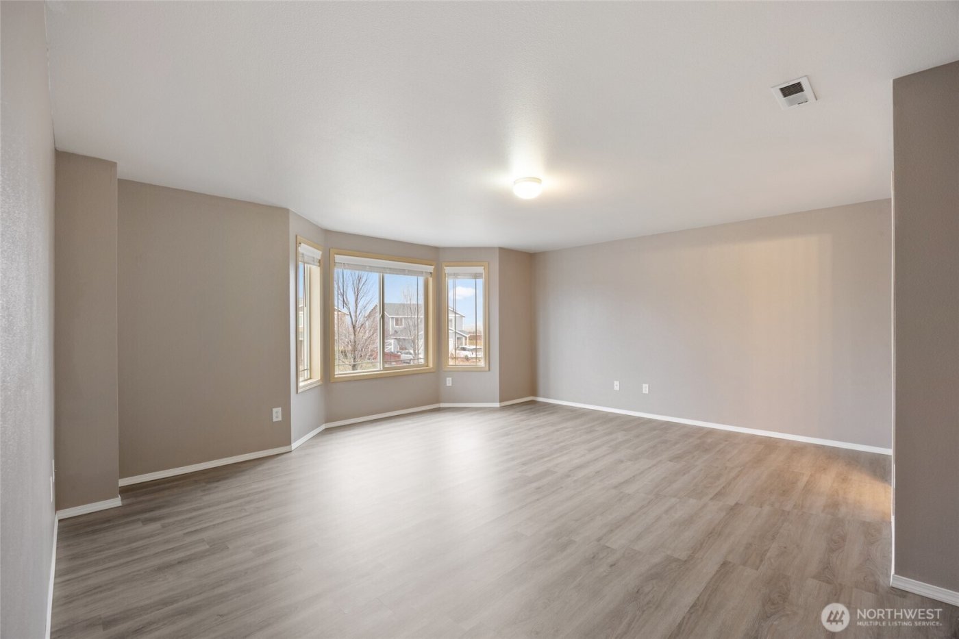 2100 Perch Avenue , Moses Lake, WA 98837