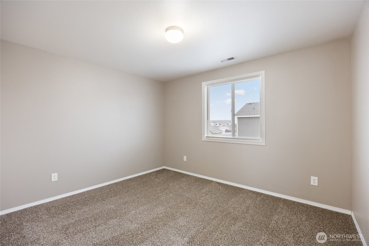 2100 Perch Avenue , Moses Lake, WA 98837