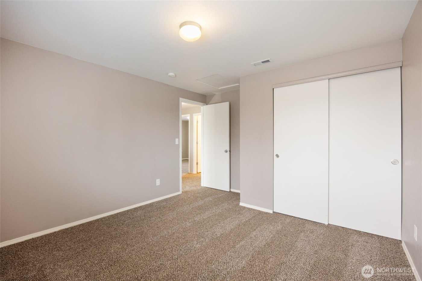 2100 Perch Avenue , Moses Lake, WA 98837